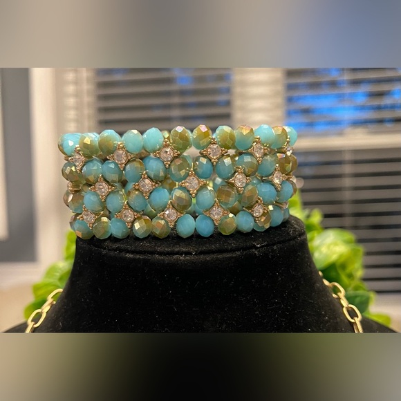 Vintage set features blue and gold with ab and iridescent quiet bling-stunning!! - Picture 5 of 9